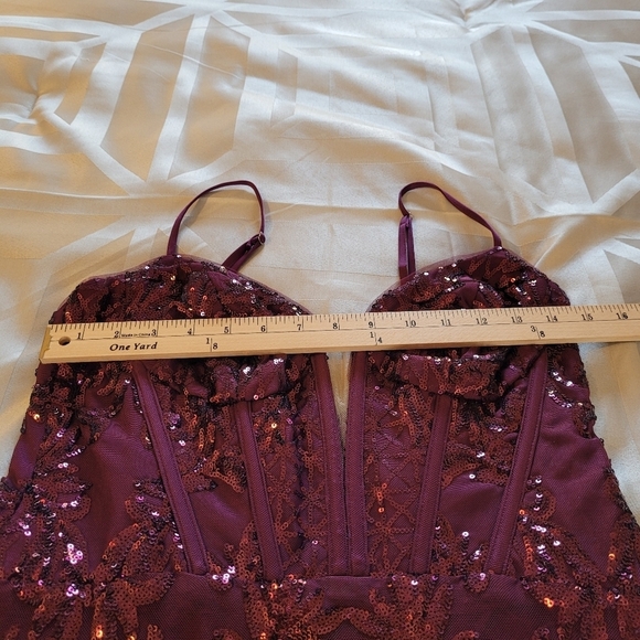 DB Studio Purple Short Mini Allover Sequin Illusion Plunge Dress Sz 10 - Picture 10 of 15